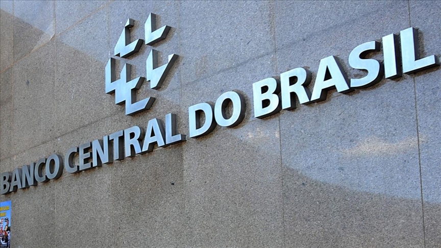 Brazil's central bank keeps interest rate unchanged at 13.75%, highest since early 2017