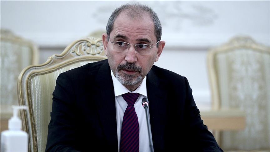 الصفدي يبحث مع وزير خارجية النظام السوري عودة اللاجئين