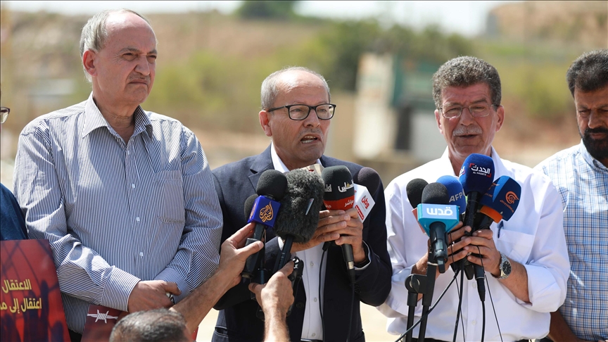 30 أسيرا فلسطينيا يشرعون في إضراب مفتوح عن الطعام