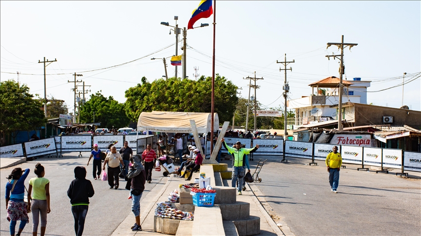 Colombia-Venezuela border reopens after 7 years