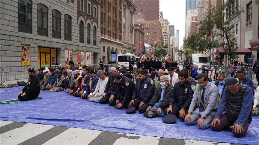 Muslims hold annual parade in Manhattan