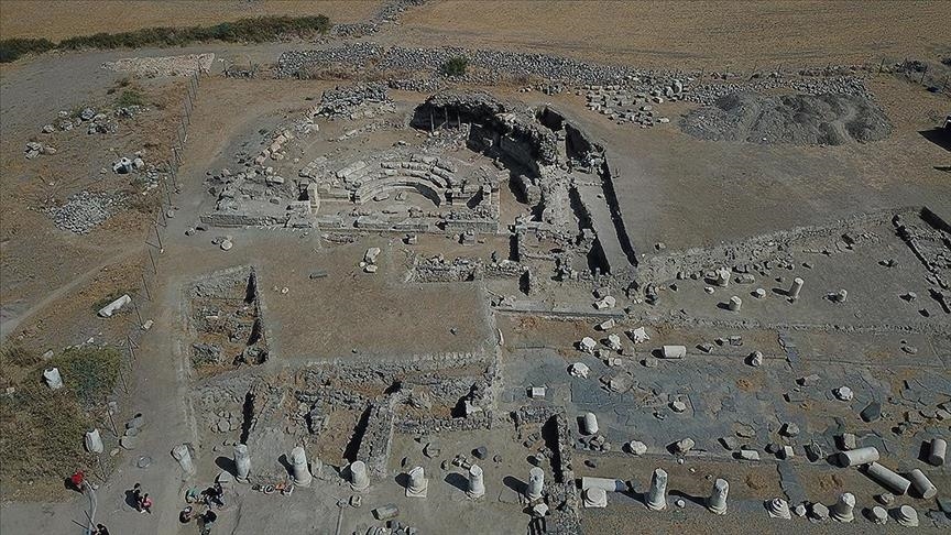 Excavations in Epiphaneia ancient city unearth calendar mosaics in Türkiye