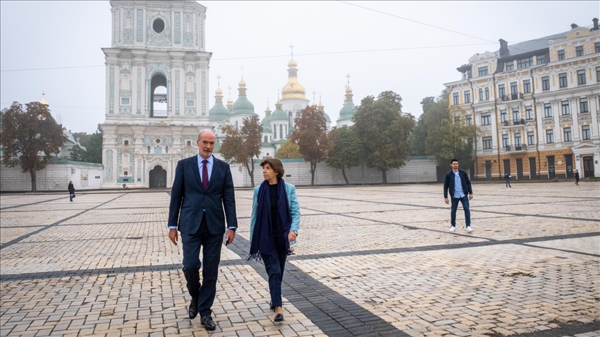 Глава МИД Франции прибыла в Киев
