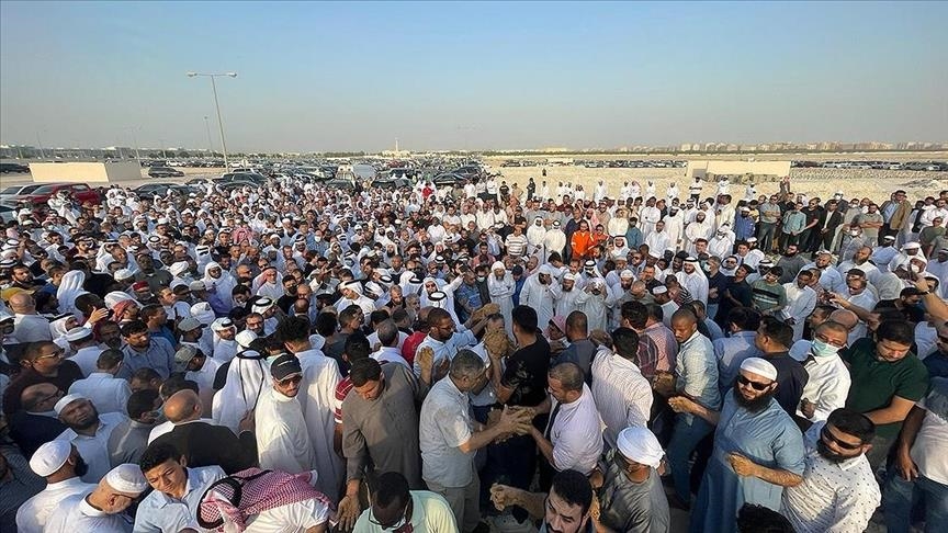 مشاركة غفيرة في تشييع القرضاوي بالعاصمة القطرية