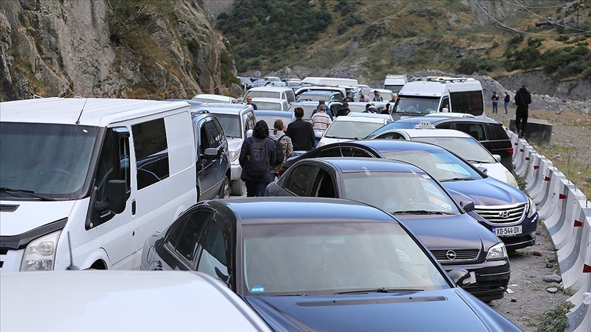 Rusya vatandaşlarının kısmi seferberliğin ardından Gürcistan'a akını sürüyor
