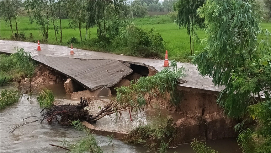 Al menos un muerto por el tifón Noru en Tailandia