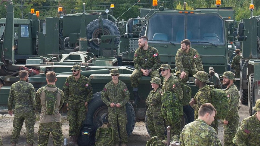 كندا.. تسريح 299 عسكريا لرفضهم تلقي لقاحات كورونا