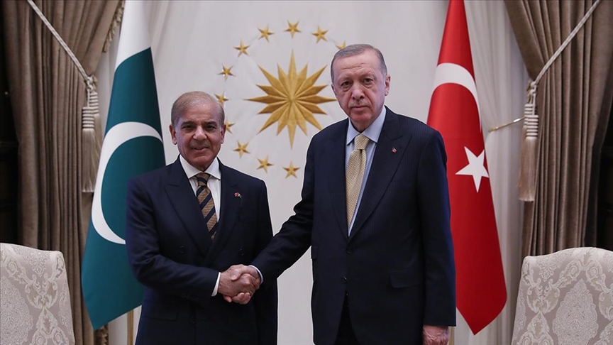 Pakistan Başbakanı Şerif'ten Türkiye'ye sel felaketinde verdiği destekten ötürü övgü
