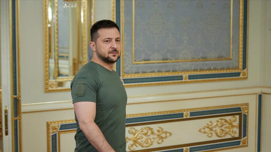 Zelenskiy, Ukrayna'nın Putin ile savaşı müzakere edemeyeceğine dair bir kararname imzaladı