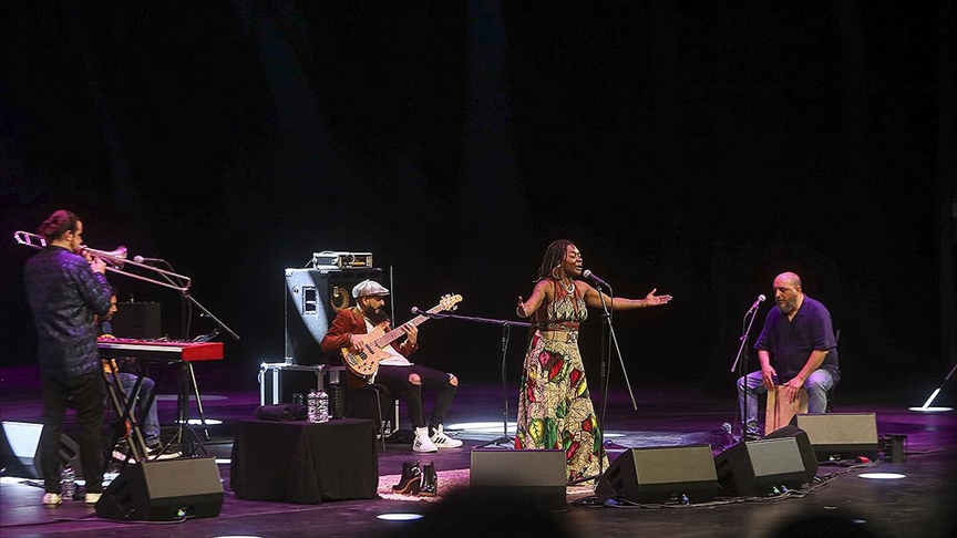 İspanyol sanatçı Buika, AKM'de konser verdi