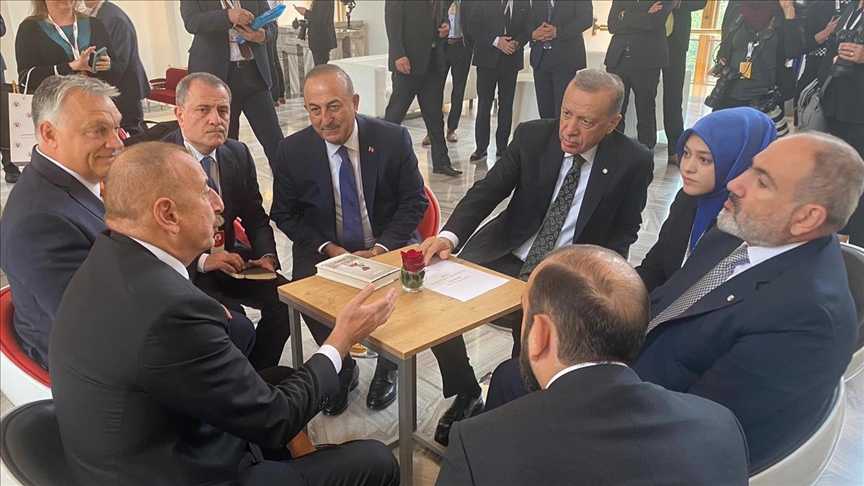 В Праге состоялась неформальная беседа лидеров Турции, Азербайджана и Армении