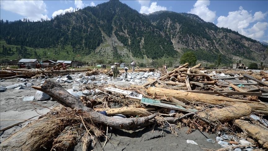 Число жертв наводнений и селевых потоков в Пакистане приблизилось к 1,7 тыс.