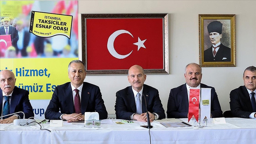 Bakan Soylu: Korsan taksicilik yapanlarla ilgili ehliyet ceza puanı konusunda yönetmeliği de tamamlıyoruz