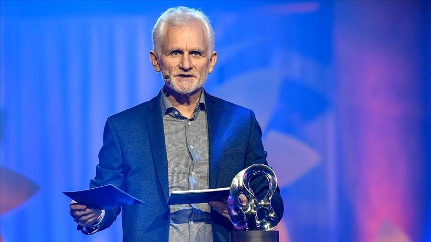 Rights advocate Ales Bialiatski, 2 organizations win 2022 Nobel Peace Prize