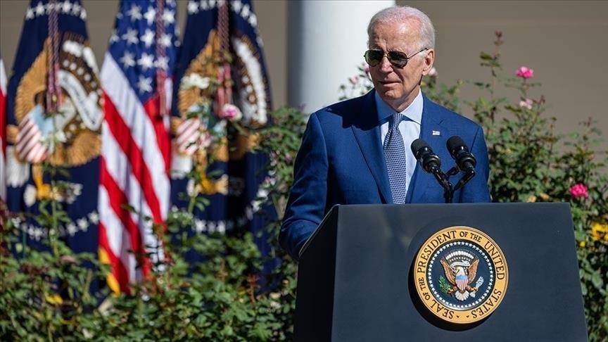 Biden : "Nous examinons des alternatives" après la décision de l’OPEP + de réduire la production pétrolière