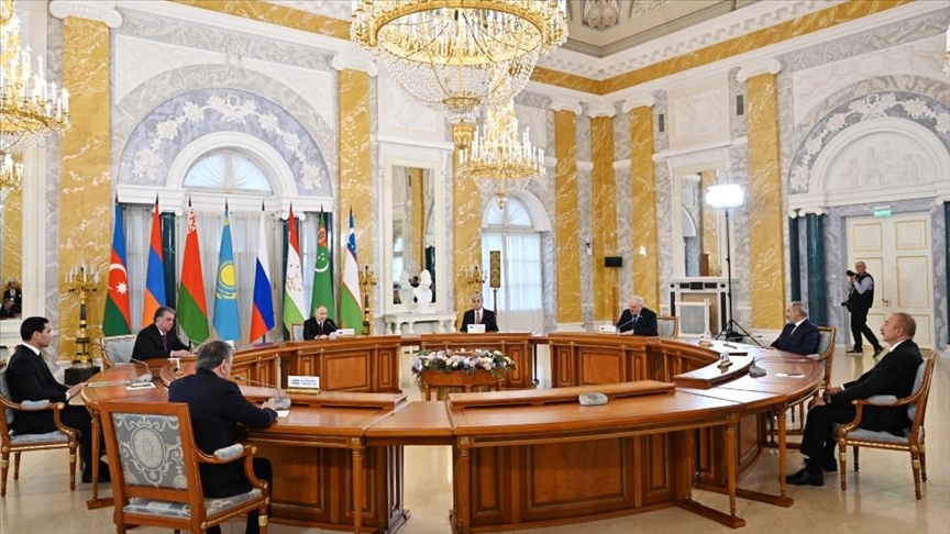 В Санкт-Петербурге проходит неформальная встреча лидеров стран СНГ