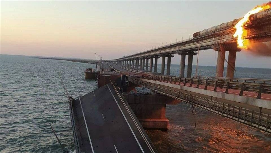 Putin ordena formar una comisión para investigar el incidente en el puente de Crimea