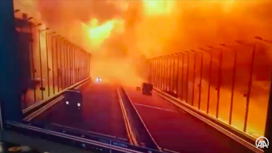 Huge fire erupts on strategic bridge linking Crimea to Russia