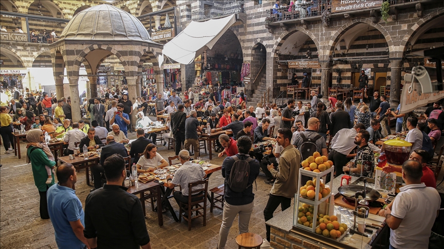 "Sur Kültür Yolu Festivali" Diyarbakır'ı kültür ve sanat rotasına dönüştürdü