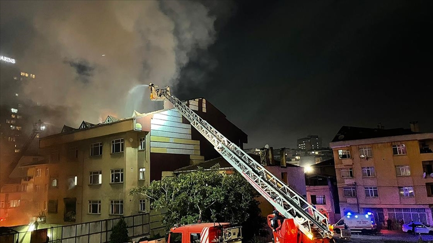 Kadıköy'de bir binada meydana gelen patlamada 3 kişi hayatını kaybetti