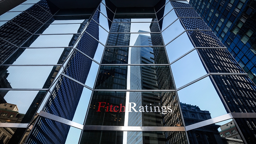 Fitch'ten 'İngiltere derin resesyona giriyor' uyarısı
