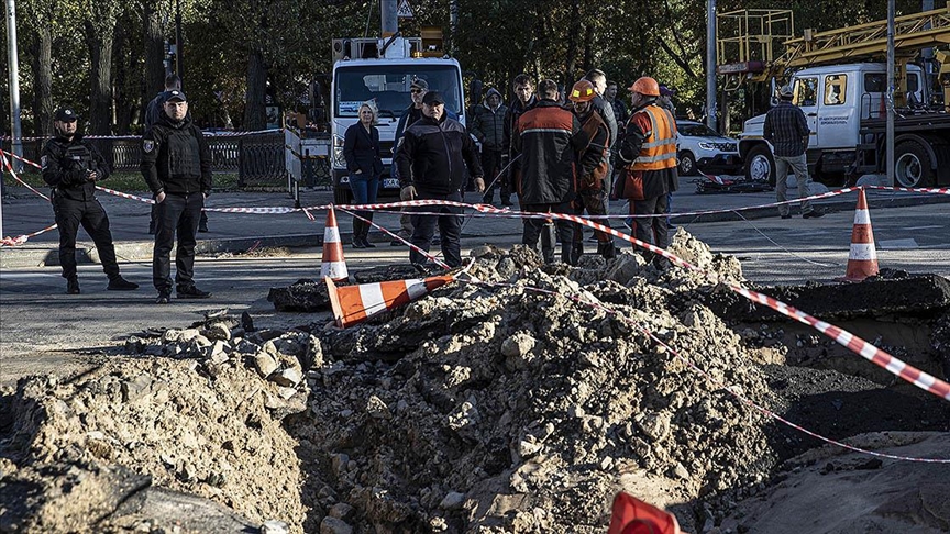 Kiev'de Rus güçlerinin saldırılarının izleri silinmeye çalışılıyor