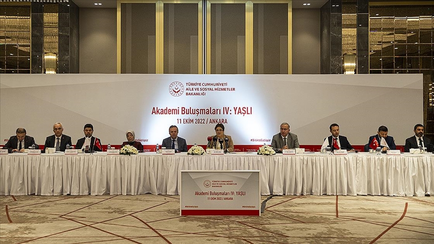 Bakan Yanık: 2030'da Türkiye'de yaşlı nüfus oranının yüzde 12,9'a çıkacağı öngörülüyor