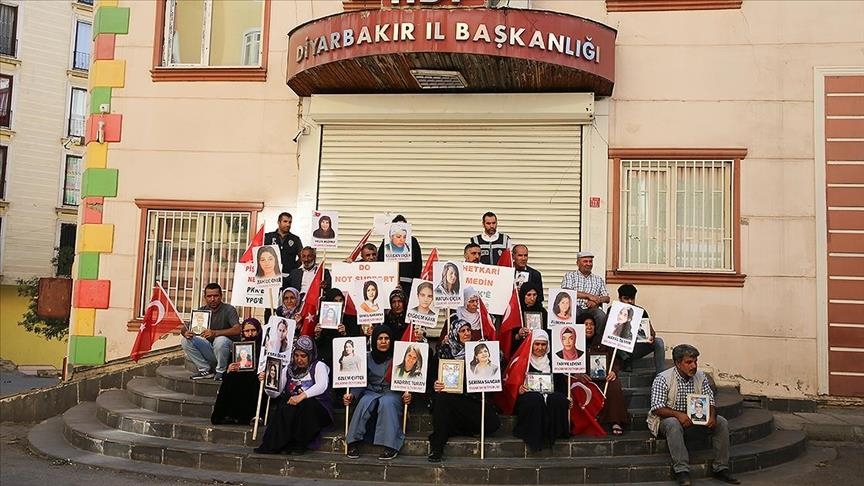 Turkish families stage anti-PKK protest on International Girl Child Day