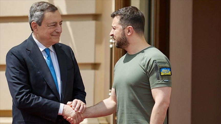 İtalya Başbakanı Draghi, Ukrayna Devlet Başkanı Zelenskiy ile telefonda görüştü