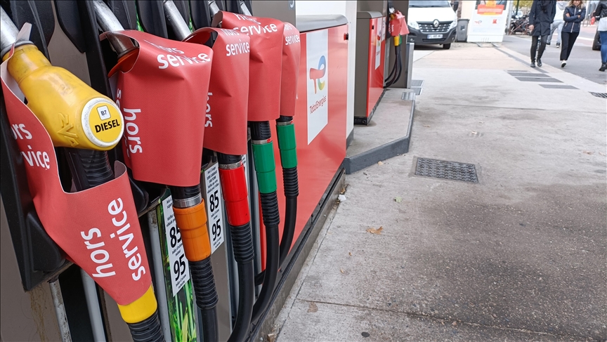France / Pénurie d'essence : Flambée des prix du carburant dans de  nombreuses stations-service