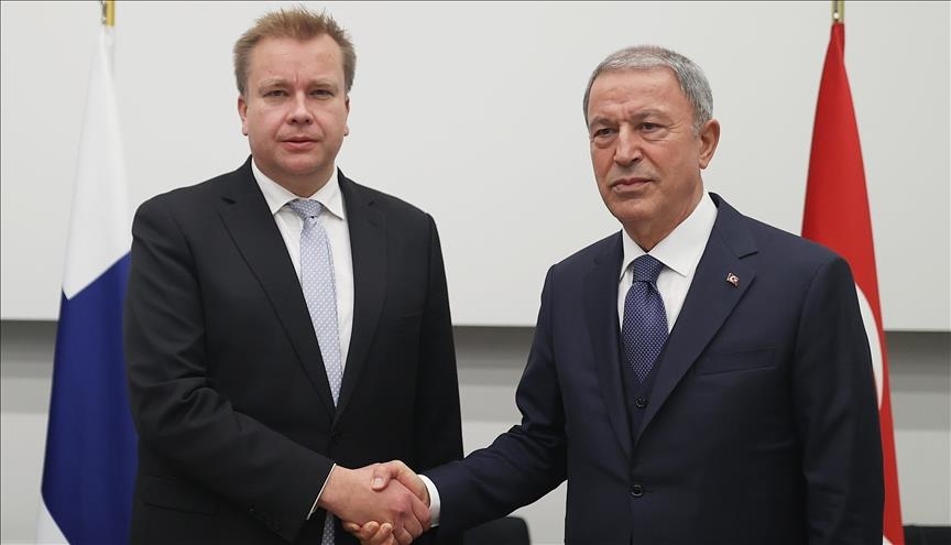 Akar rencontre le ministre finlandais de la Défense, Antti Kaikkonen, à Bruxelles 