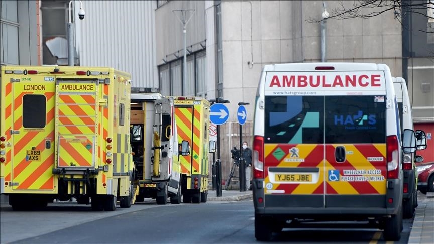 Récord de 7 millones de personas esperan tratamiento hospitalario en Inglaterra