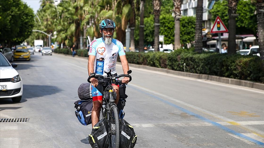 Kök hücre bağışına dikkati çekmek için 7 bin kilometre pedal çevirdi