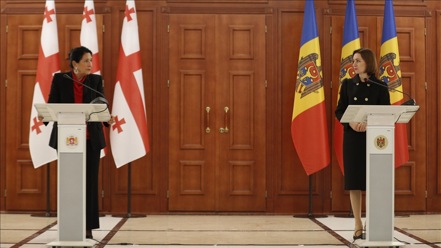 Президент Грузии не исключила пересмотра безвизового режима с РФ