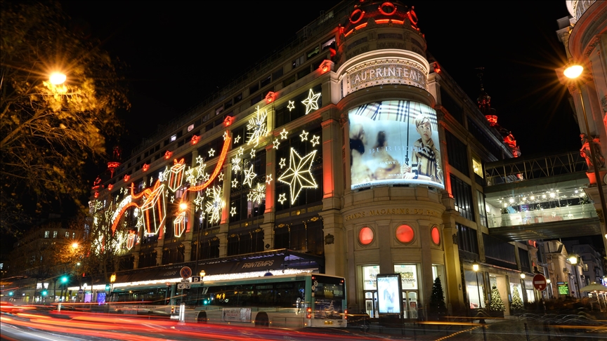 France bars illuminated advertising in event of threatened power supply