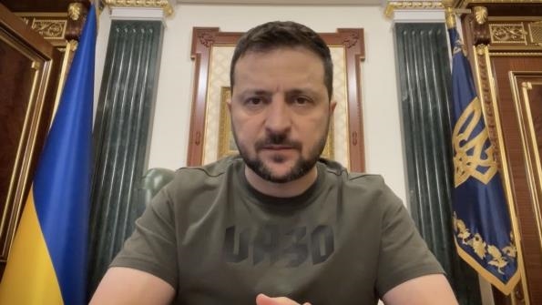 Зеленский: Ни одно оружие не сломит украинский народ