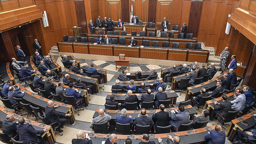 Lübnan Meclisi, yeni cumhurbaşkanını 3. oturumunda da seçemedi