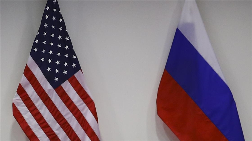 Russian, US defense chiefs discuss global security over phone