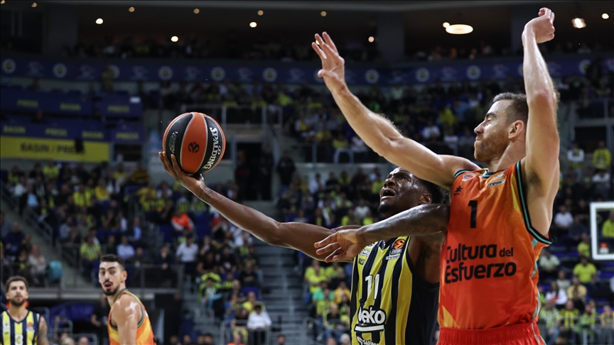 Fenerbahçe Beko, Valencia Basket’i yenerek kusursuz Euroleague kariyerine devam etti.
