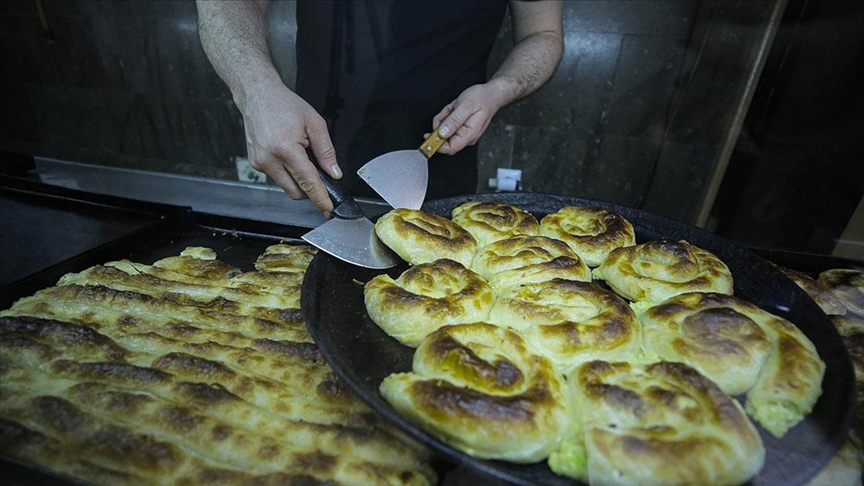 Balkanların "Börek etli mi olur etsiz mi?" tartışması tazeliğini koruyor