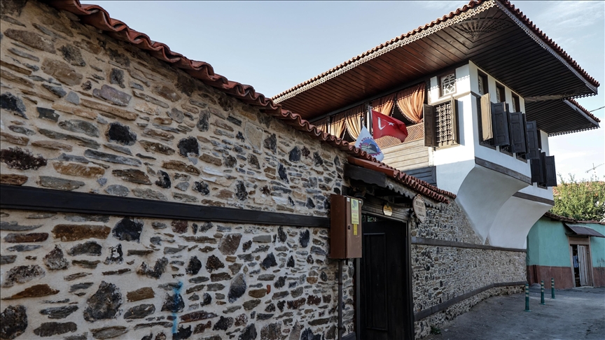 Restore edilen asırlık Kula evleri turizme hizmet ediyor