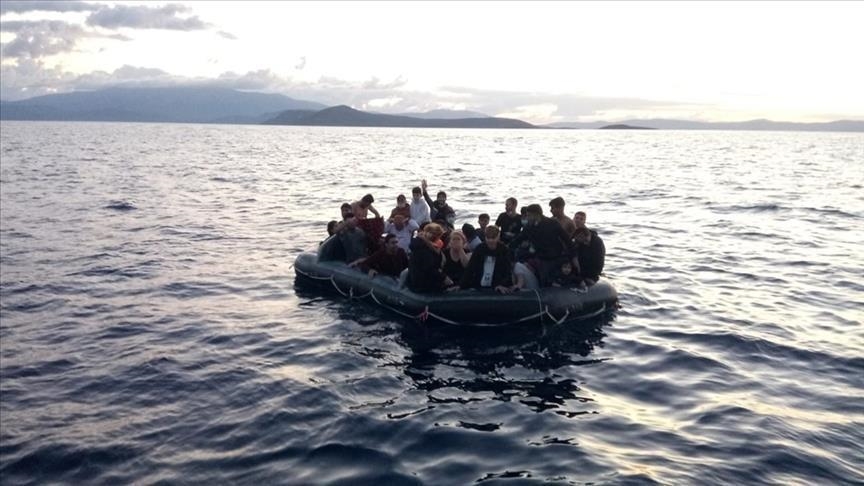 Italie: près de 300 migrants débarquent dans le sud du pays 
