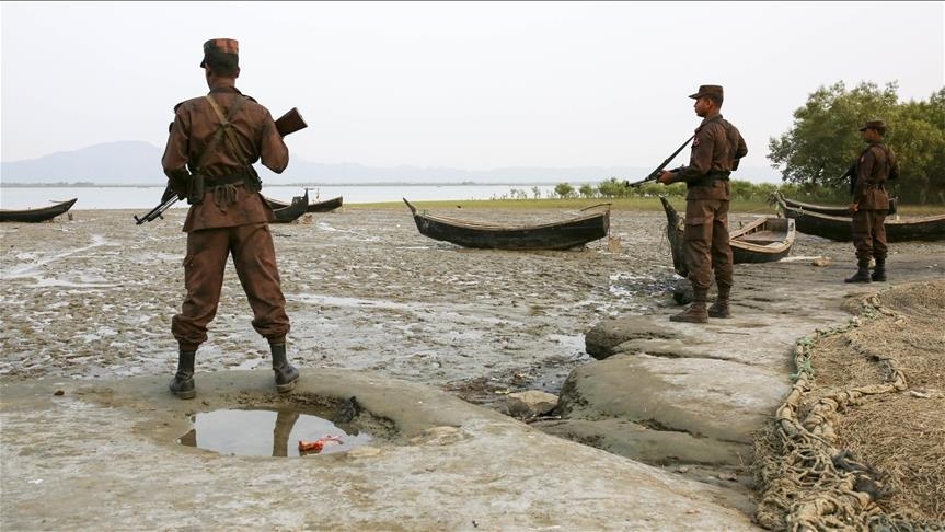 Fresh shelling form Myanmar forces hundreds of Bangladeshi families to flee border areas
