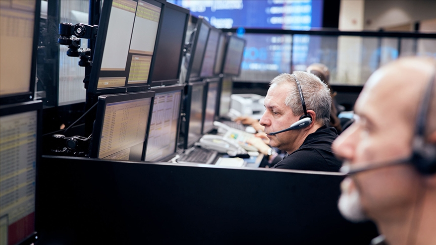 Borsa günün ilk yarısında rekor seviyeyi gördü
