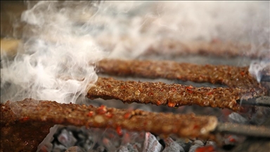 Adanalı ve Şanlıurfalı ustaların 'kebap' rekabeti