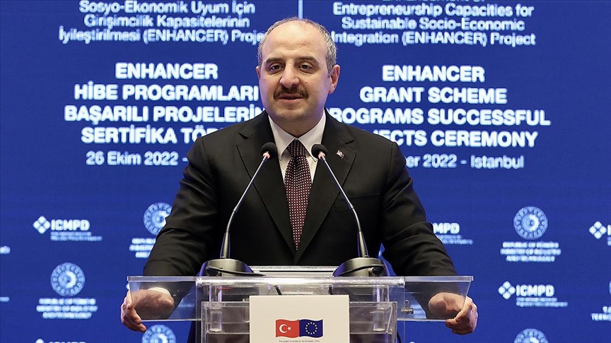 Varank: Türkiye en çok yatırım yapılan zirvedeki ilk 10 ülke arasında yerini aldı