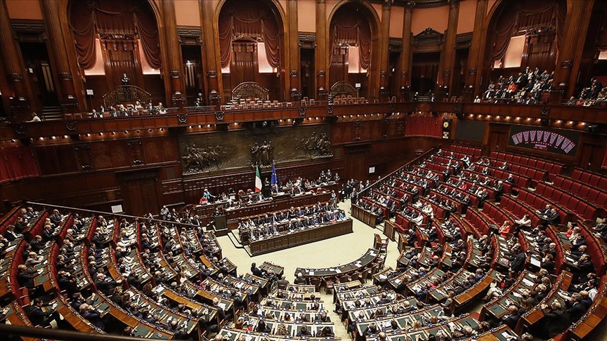 İtalya'da sağ hükümetten düzensiz göçte "kapalı liman" politikasına geri dönüş sinyali