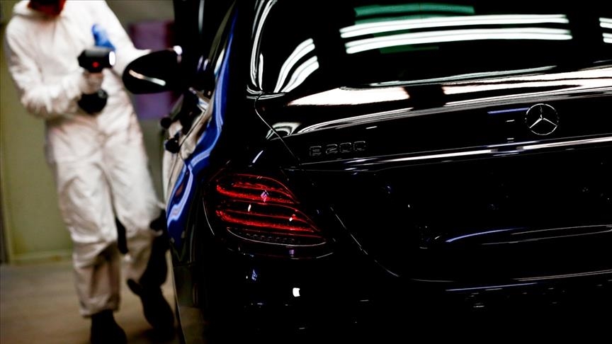 Mercedes продаст доли в российских «дочках» дилеру «Автодом»