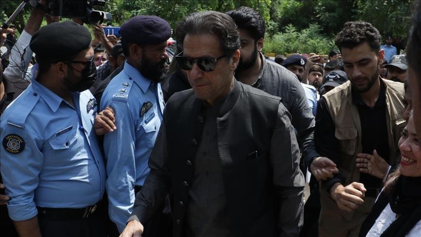 Pakistan's ex-premier kicks off 'long march' to Islamabad