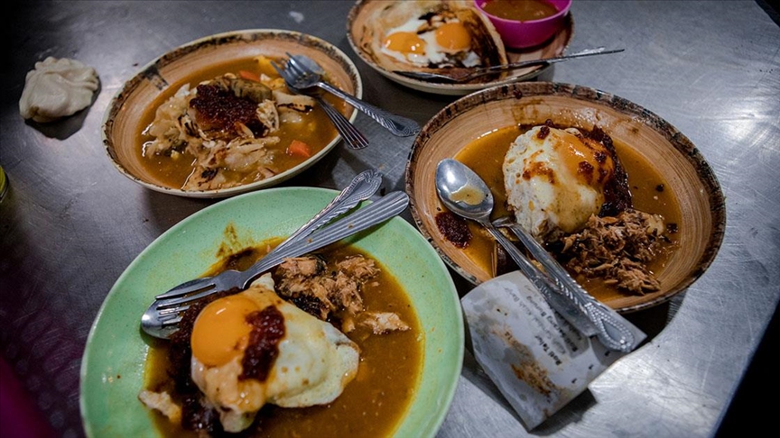 Malezya'nın ulusal ekmeği "roti canai", Güneydoğu Asya'nın vazgeçilmez sokak lezzetlerinden